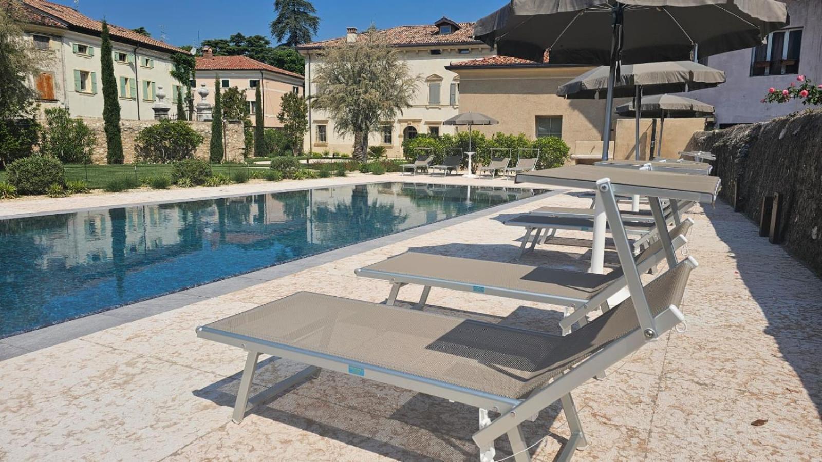 Villa Tosi - Luxury Apartments In Villa Veneta トレニャーゴ エクステリア 写真