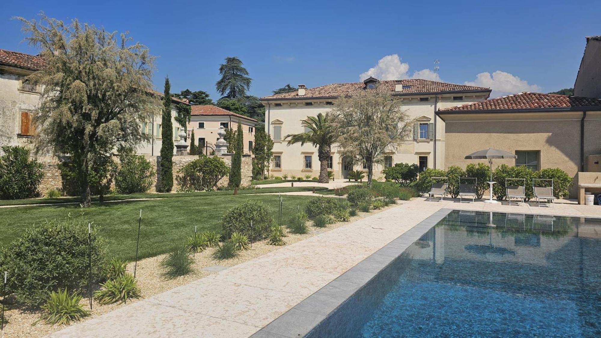 Villa Tosi - Luxury Apartments In Villa Veneta トレニャーゴ エクステリア 写真