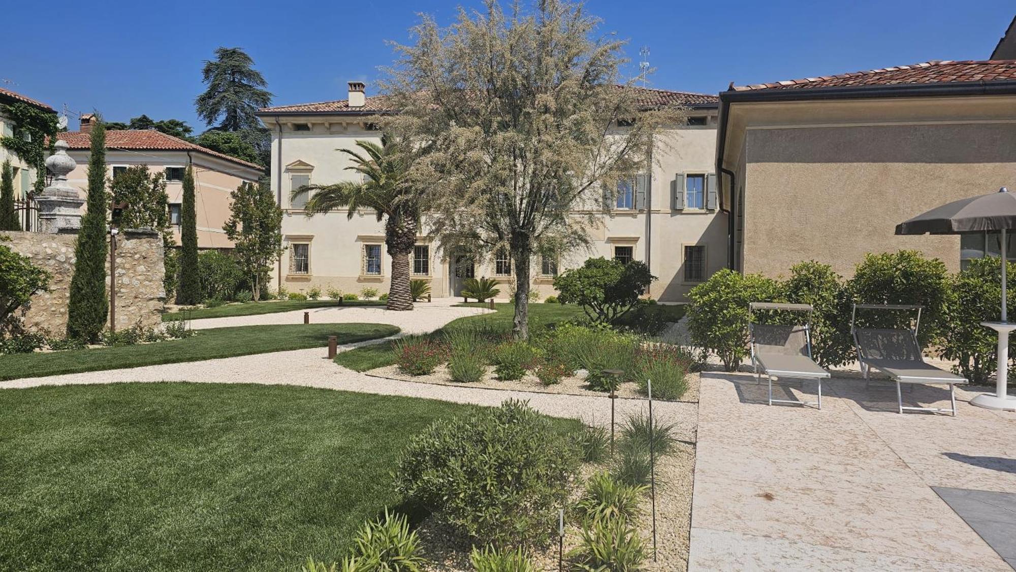 Villa Tosi - Luxury Apartments In Villa Veneta トレニャーゴ エクステリア 写真
